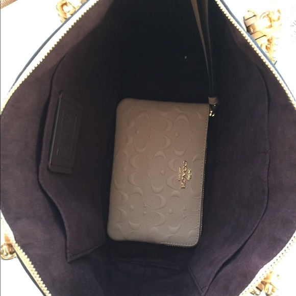 🌼SOLD ...NEW WITH TAG COACH SET 🌼 - Picture 7 of 8